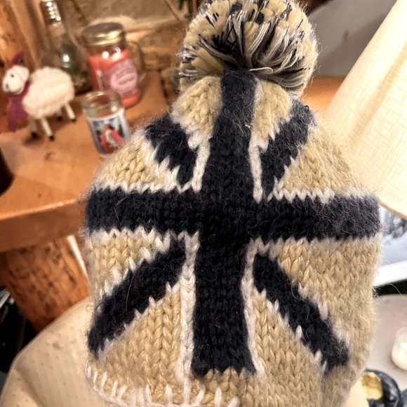 Soft, fleece-lined, Pom Beanie, with the UK flag, and ear flaps - Picture 3 of 5